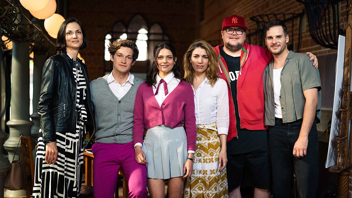 The Living And The Dead Wann Kommt Staffel 2 Maxton Hall - The world between us - FABW | EN